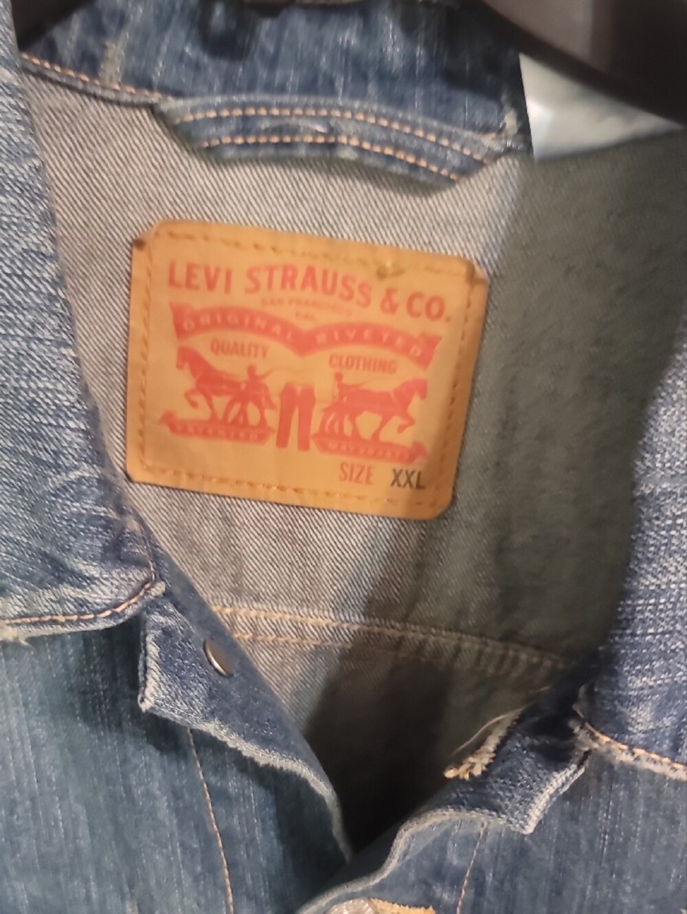 Vintage Trucker Levi's Blue Washed Denim Jacket - Picture 2 of 3